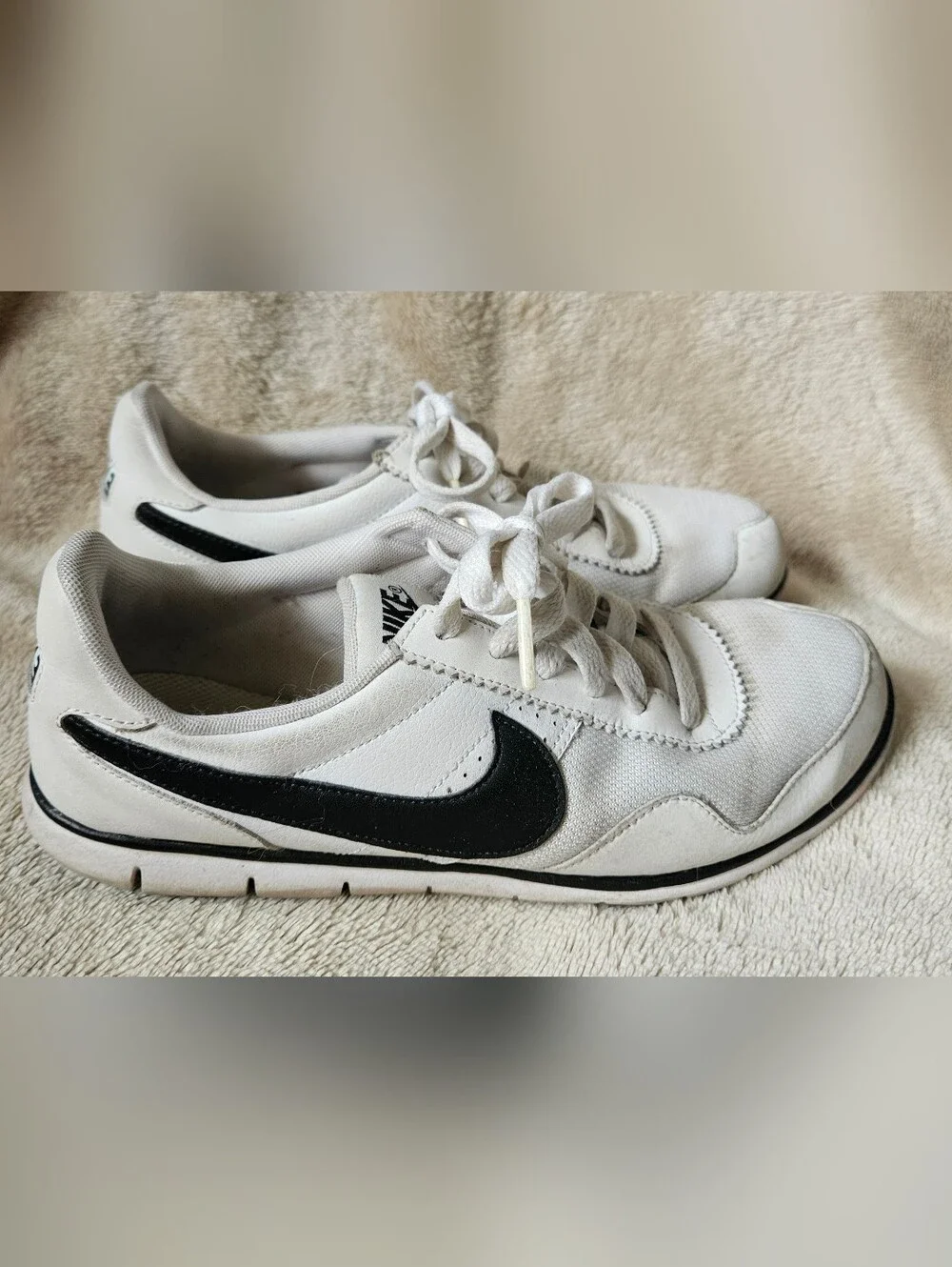 Nike they left 😜